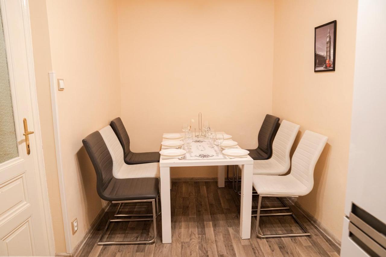 Helen Homestay Vaclavske Namesti Prague Extérieur photo